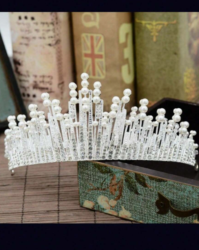 Silver crown with pearls