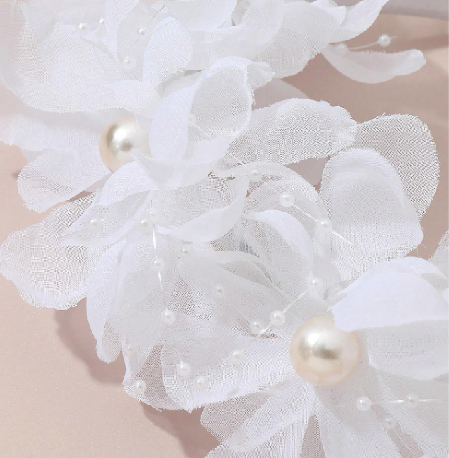 White Flowers With Pearls Headband