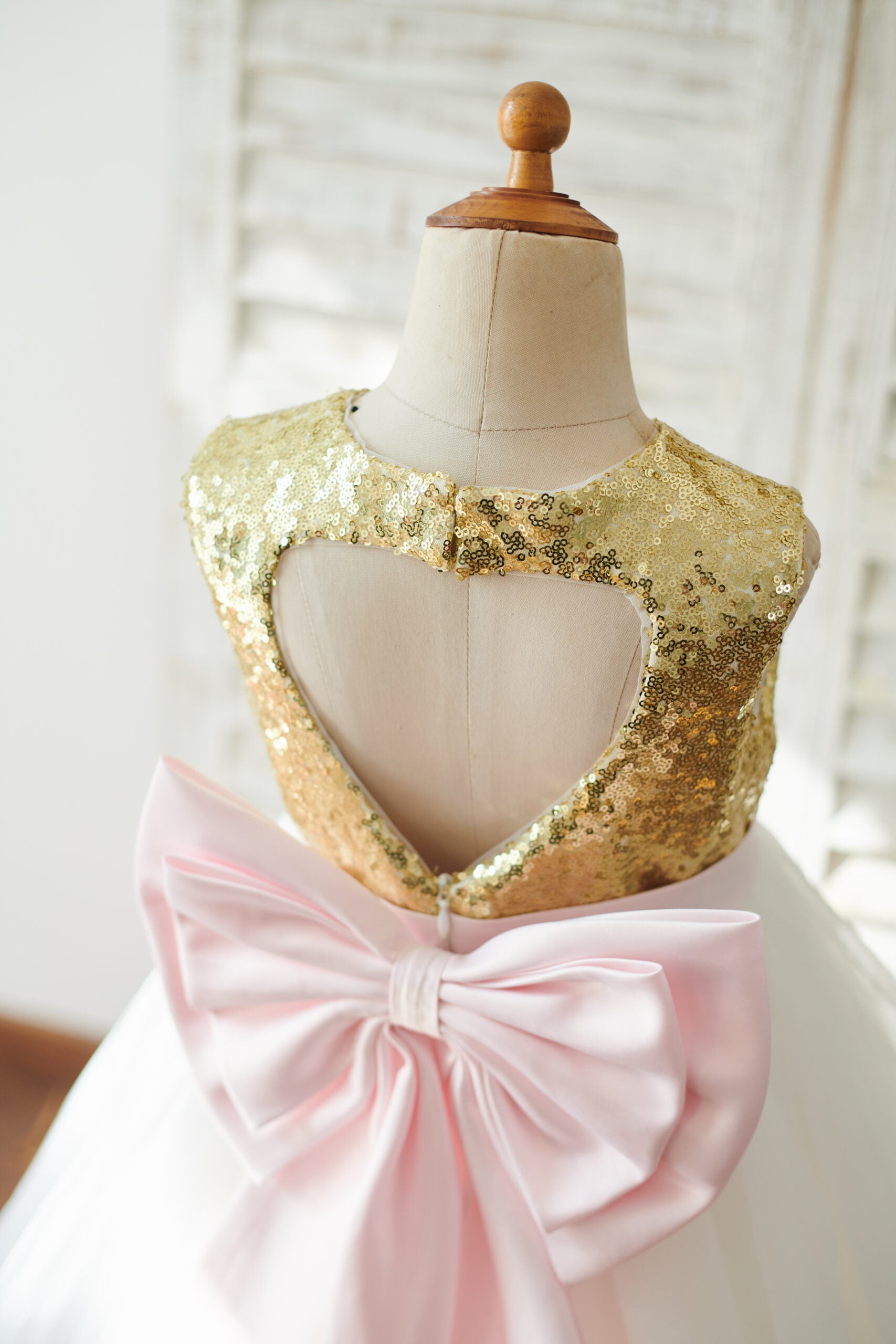 Boutique White Gold Sequin Dress With Big Pink Bowknot