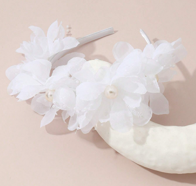 White Flowers With Pearls Headband